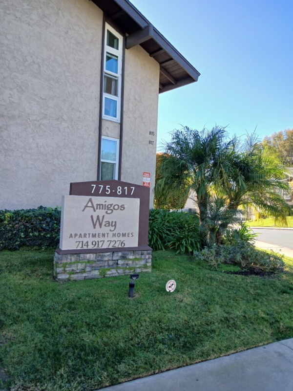 Newport Beach Apartment: 809 Amigos Way