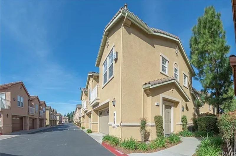Rancho Cucamonga Condo: 11450 Church St
