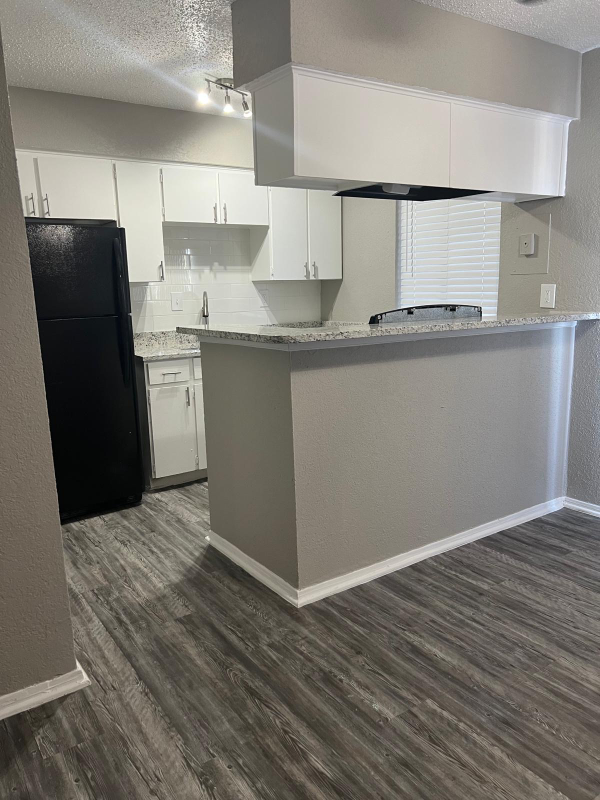 Irving Apartment: 3203 W Walnut Hill Ln