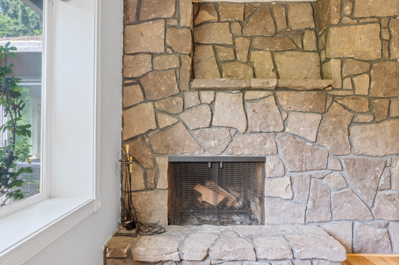 Vancouver House: 9423 NE Woodridge Street