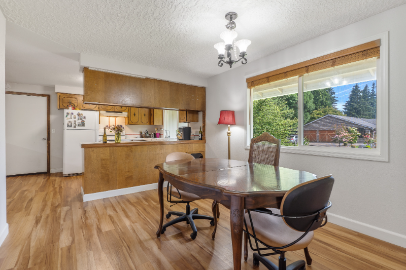 Vancouver House: 9423 NE Woodridge Street