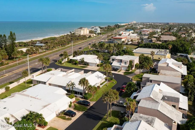 Satellite Beach Townhome: 554 Majorca Court