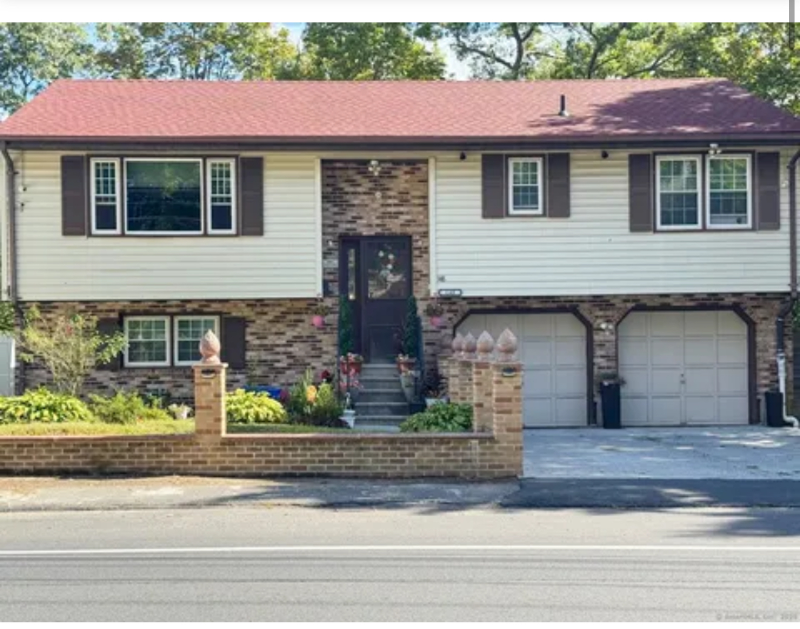 Waterbury House: 148 Stillson Rd