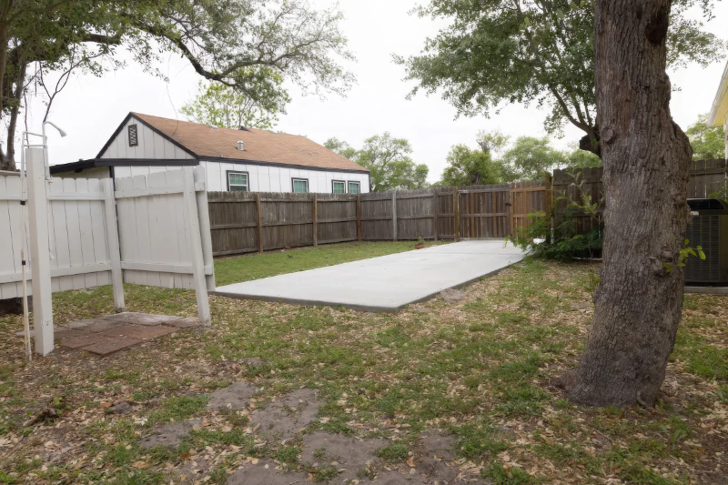 Aransas Pass Other: 119 S Rife St