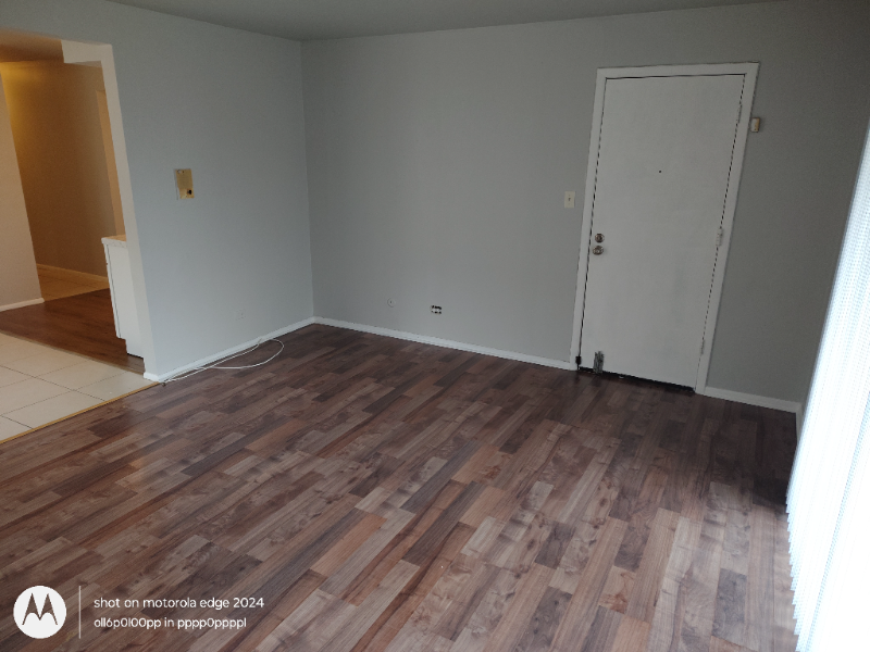 Calumet City Apartment: 665 Jeffery Ave