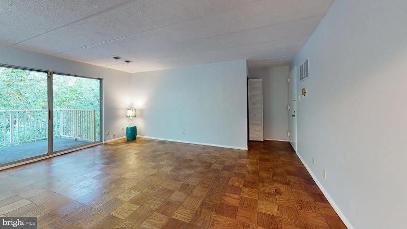 Alexandria Condo: 5705 Indian Ct