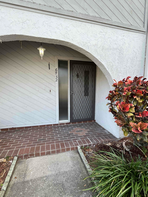 Hudson Condo: 6732 Beach Blvd