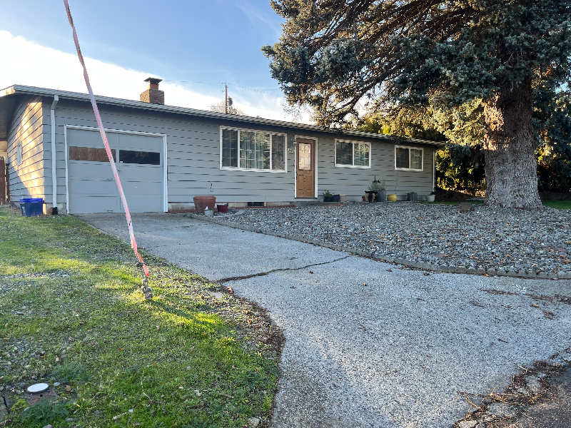 The Dalles House: 1012 Whitman Ct