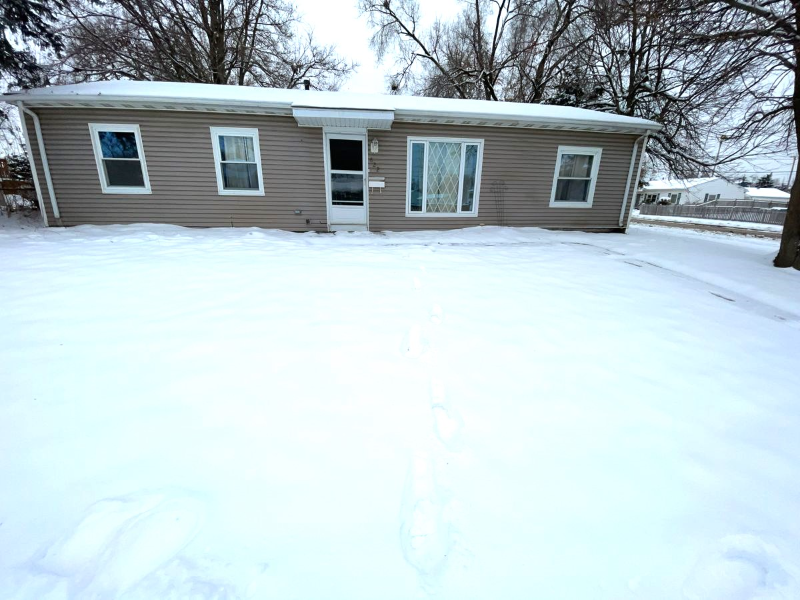 Romeoville House: 622 Murphy Dr