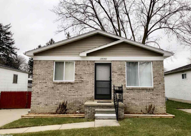 Warren House: 23743 Columbus ave.