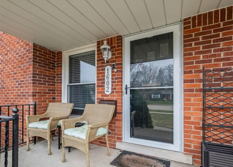 Birmingham House: 1602 E Maple Rd