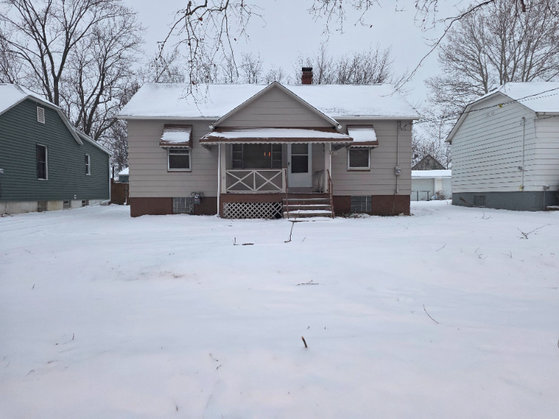 Bedford House: 41 W Interstate