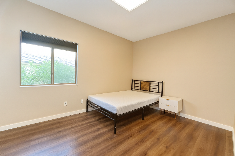 North Las Vegas House: 916 E Bob Barney Ct