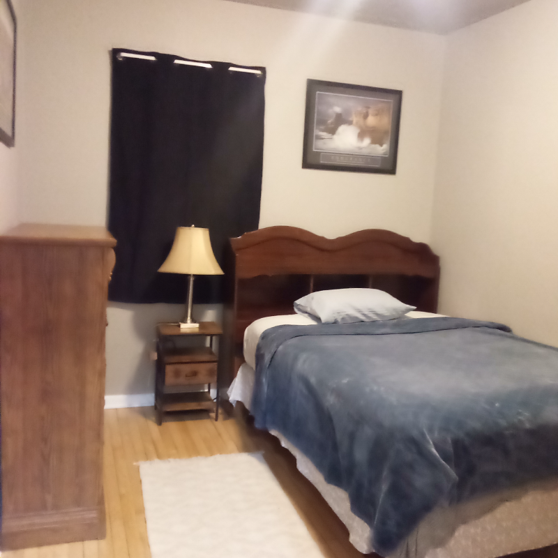 Fargo House: 1031 College St N