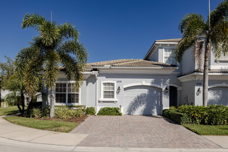 Vero Beach Townhome: 2536 Bella Vista Cir