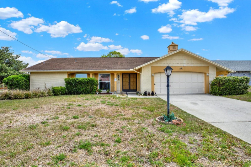 Spring Hill House: 11256 HOLBROOK ST