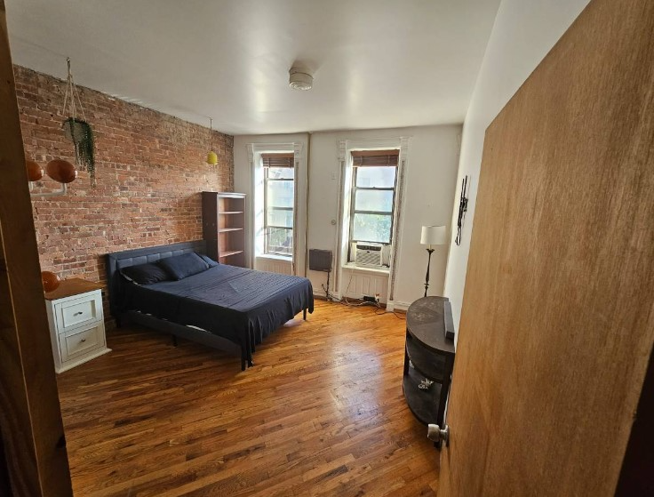 Forest Hills House: 110-15 67th Dr