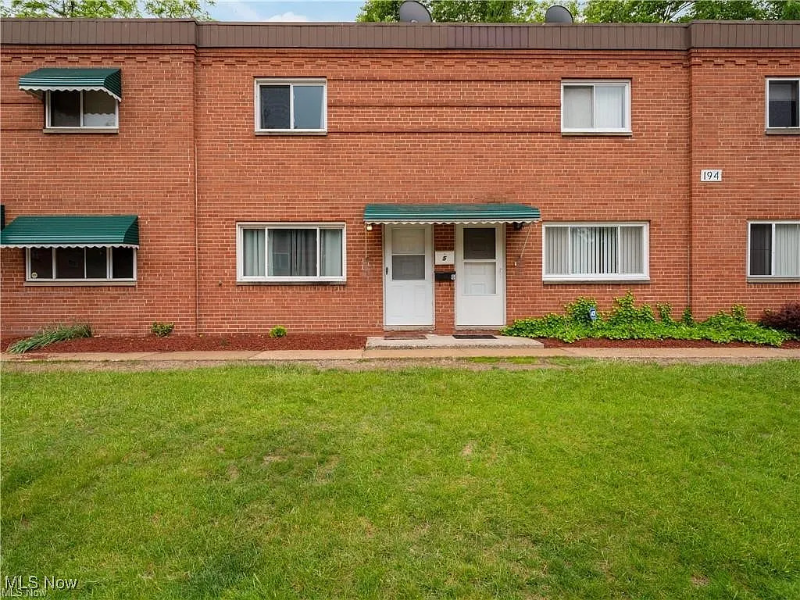 Bedford Condo: 194 Dalepark Dr