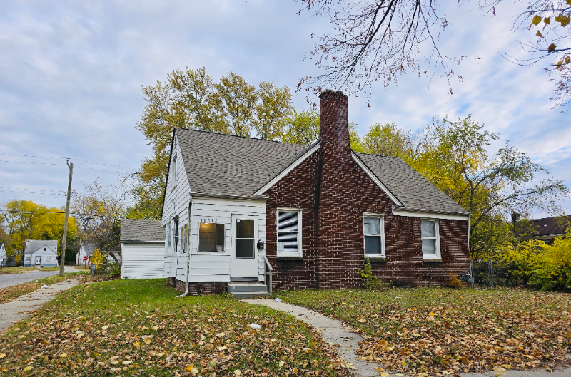 Detroit House: 18582 Edinborough