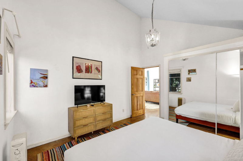 Eugene House: 2765 e 18th ave