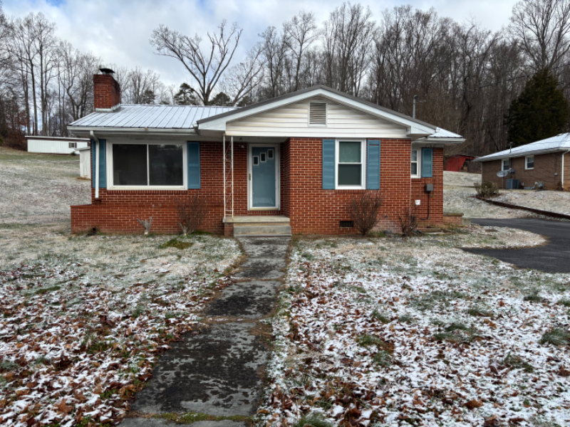 Johnson City House: 1485 Milligan Hwy