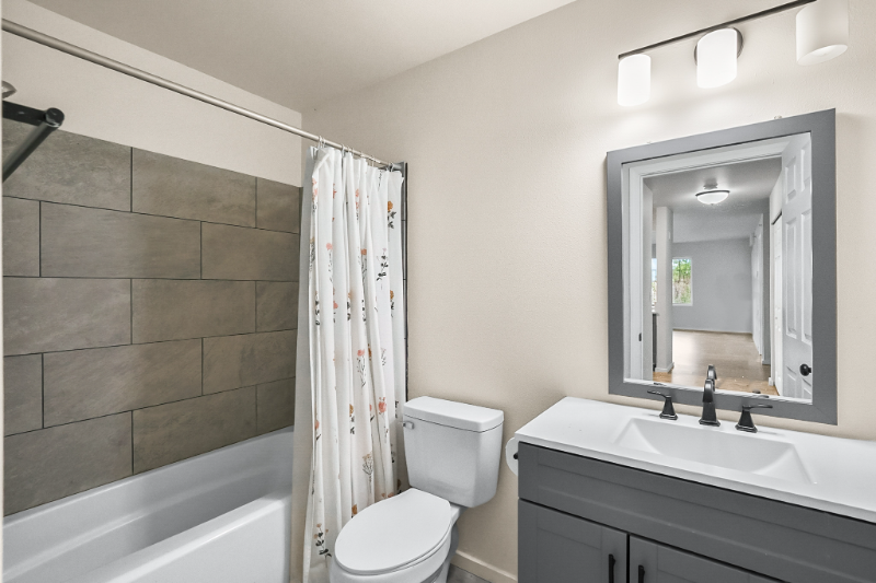 Lakewood Apartment: 12040 Bridgeport Way SW