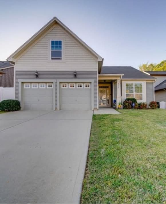 Charlotte House: 4314 Connestee Ct