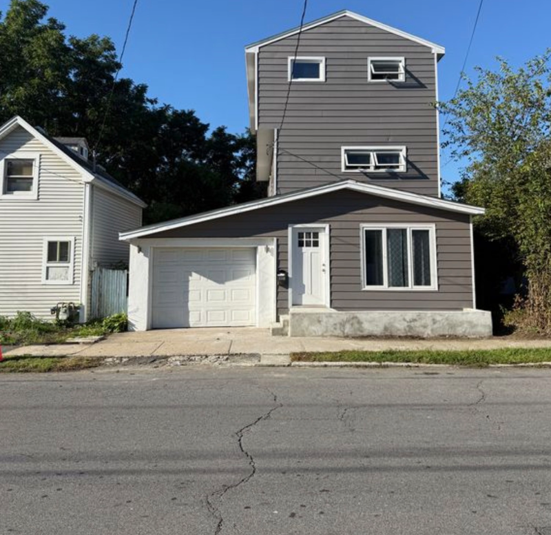 Schenectady House: 1346 10th av