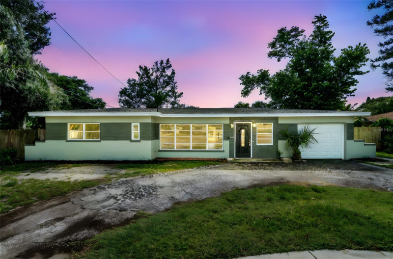 Saint Petersburg House: 5916 GULFPORT BLVD S