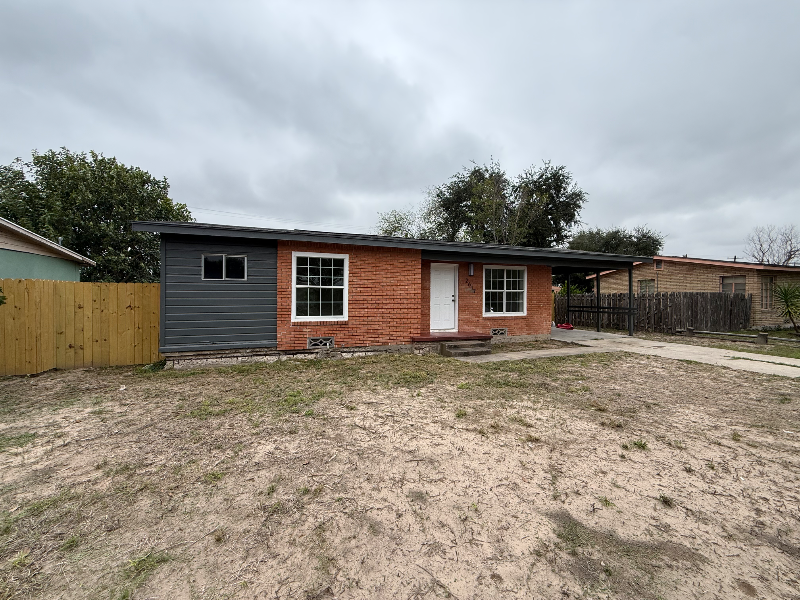 McAllen House: 2617 N 8TH