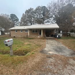 Smithfield House: 204 Britt Street