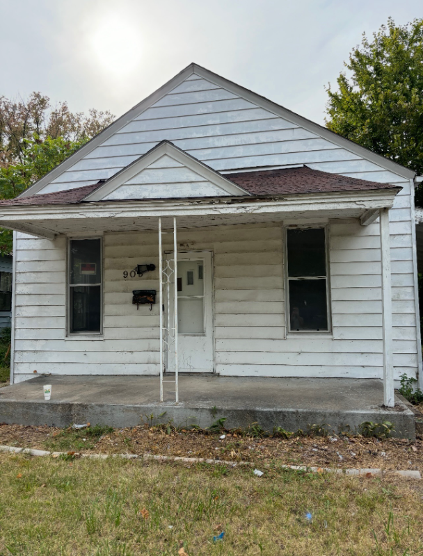 Decatur House: 909 S Maffit St