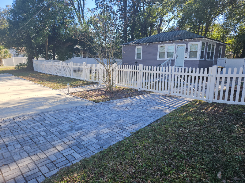 Jacksonville House: 4364 Bethwood Circle