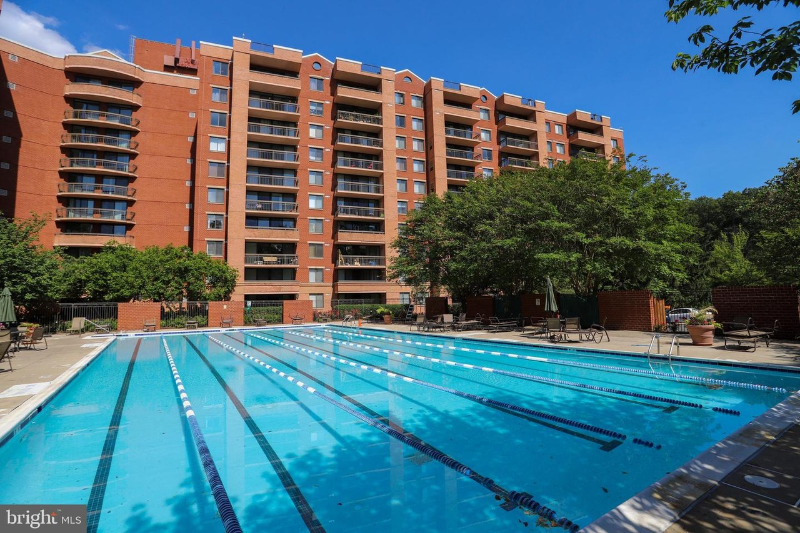Falls Church Condo: 2230 George C Marshall Drive