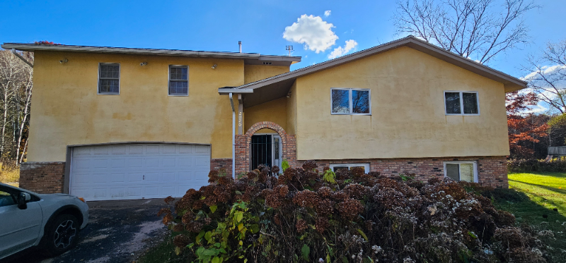 Hamlake House: 2020 Crosstown Blvd Ne