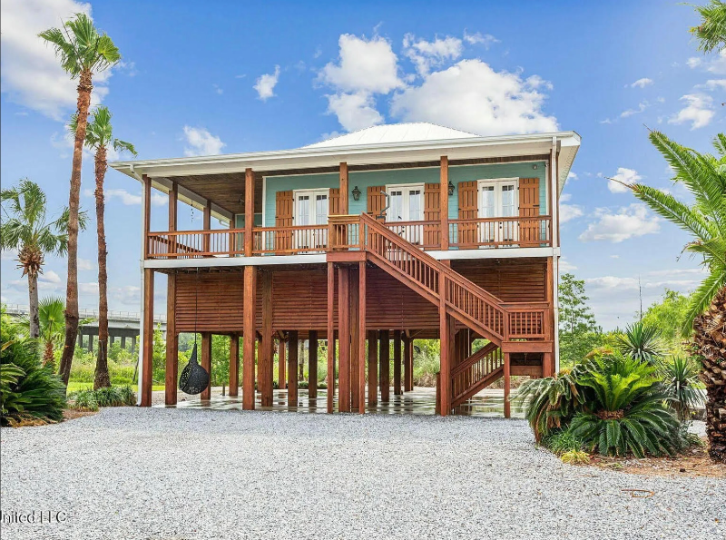 Pass Christian House: 218 Front St