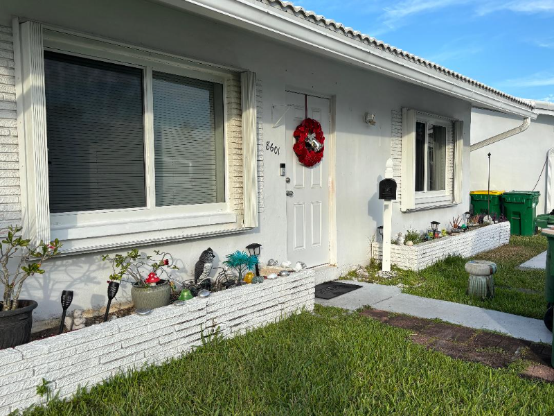 Tamarac House: 8601 NW 59 Street