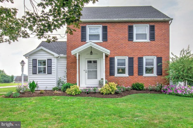 Ephrata House: 306 Spring Glen Dr