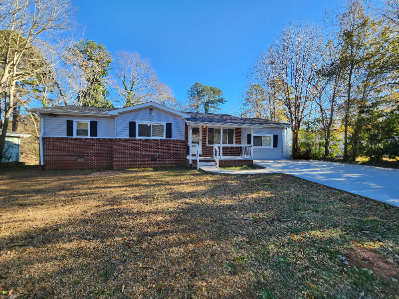 Spartanburg House: 1020 Woodvale Drive