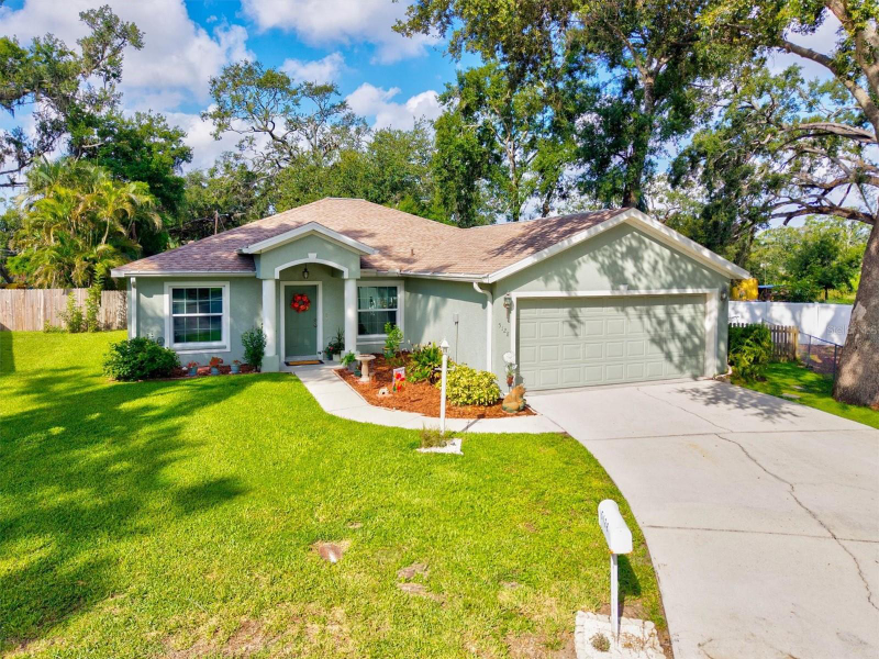 Bradenton House: 5128 18TH LN E