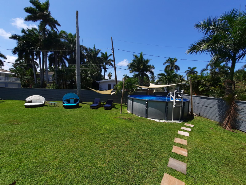 Hollywood House: 715 hollywood Bvd