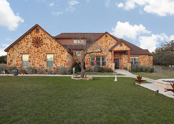 Blanco House: 103 Rio Grande Dr, Blanco, TX 78606