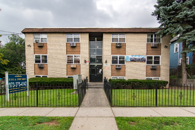 Orange Apartment: 204 Cleveland St