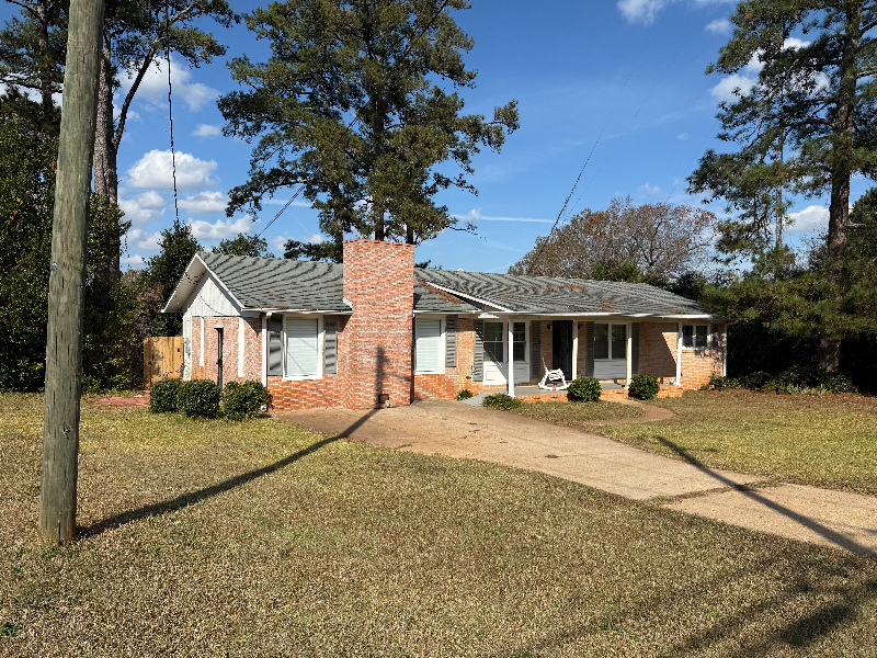 Griffin House: 505 E McIntosh Road