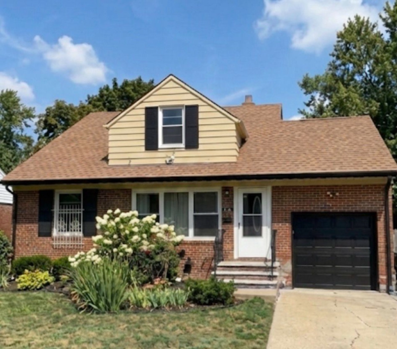 Euclid House: 316 Halle Dr