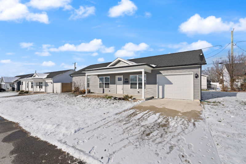 Charlestown House: 118 Clark Ave