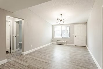 Sarasota Apartment: 1927 A Sanford Circle