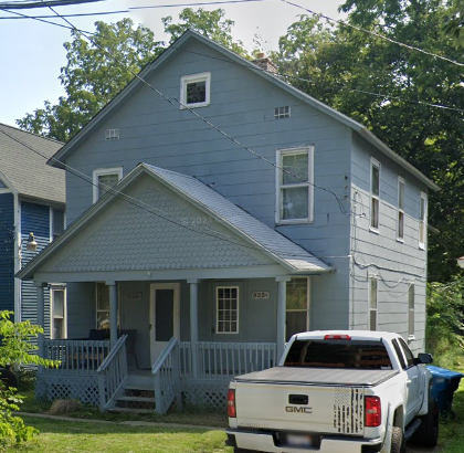 Kalamazoo Townhome: 823 Oakland Drive