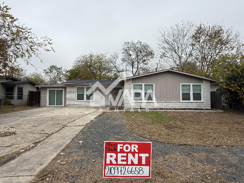 San Antonio House: 143 Huxley