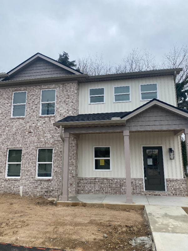 Clinton Townhome: 311 W Broad Street